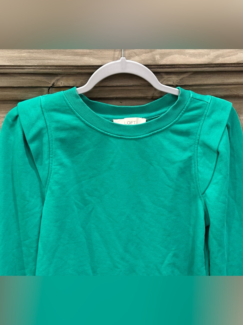 EUC Women's LOFT Kelly Green Long-Sleeve Crewneck Lightweight Sweatshirt (XXS) - Picture 2 of 6